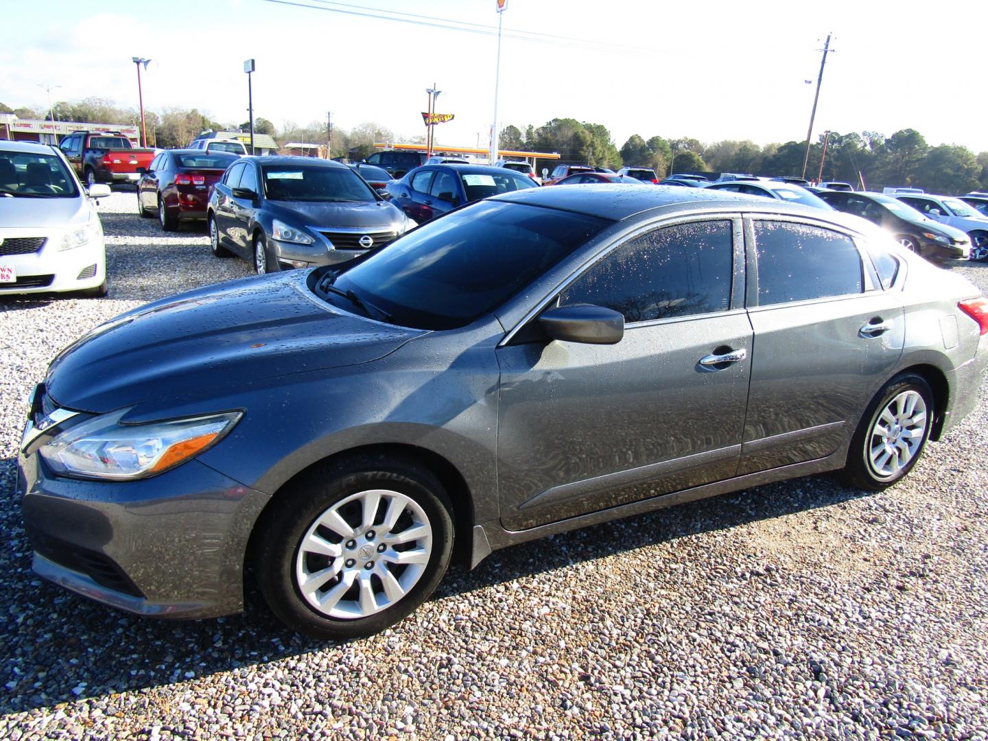 2017 Gray Nissan Altima 2.5 S (1N4AL3APXHC) with an 2.5L L4 DOHC 16V engine, Automatic transmission, located at 15016 S Hwy 231, Midland City, AL, 36350, (334) 983-3001, 31.306210, -85.495277 - Photo#2